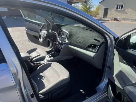 Hyundai Elantra 2017 года за 4 700 000 тг. в Актобе – фото 5