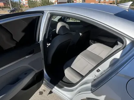 Hyundai Elantra 2017 года за 4 700 000 тг. в Актобе – фото 8
