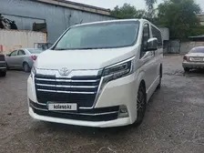 Toyota Granvia, 2020