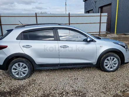 Kia Rio X-Line 2021 года за 8 500 000 тг. в Актобе – фото 4