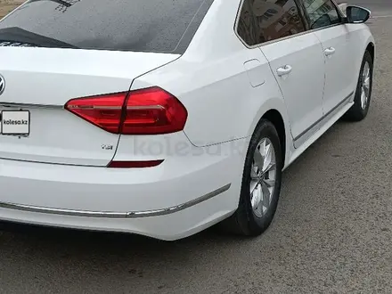 Volkswagen Passat 2016 года за 4 650 000 тг. в Атырау – фото 2