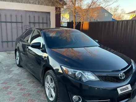 Toyota Camry 2014 года за 5 500 000 тг. в Атырау – фото 5