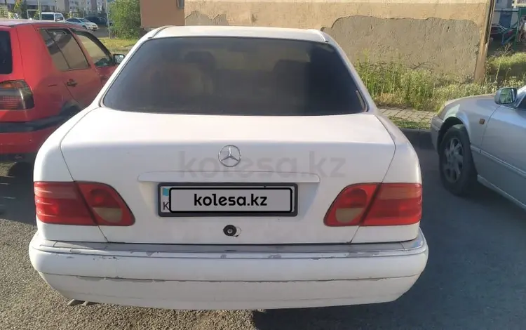 Mercedes-Benz E 320 1996 года за 2 200 000 тг. в Талдыкорган