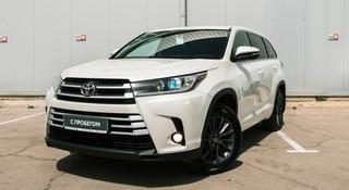 Toyota Highlander 2017 года за 16 990 000 тг. в Актау