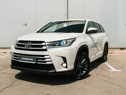 Toyota Highlander 2017 года за 18 000 000 тг. в Актау