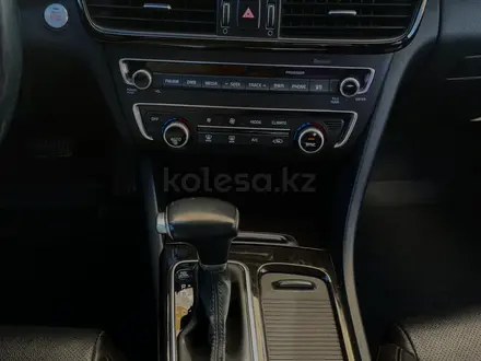 Kia K5 2019 года за 8 500 000 тг. в Алматы – фото 10
