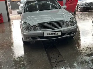 Mercedes-Benz E 320