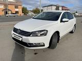 Volkswagen Passat 2013 года за 7 200 000 тг. в Астана – фото 2