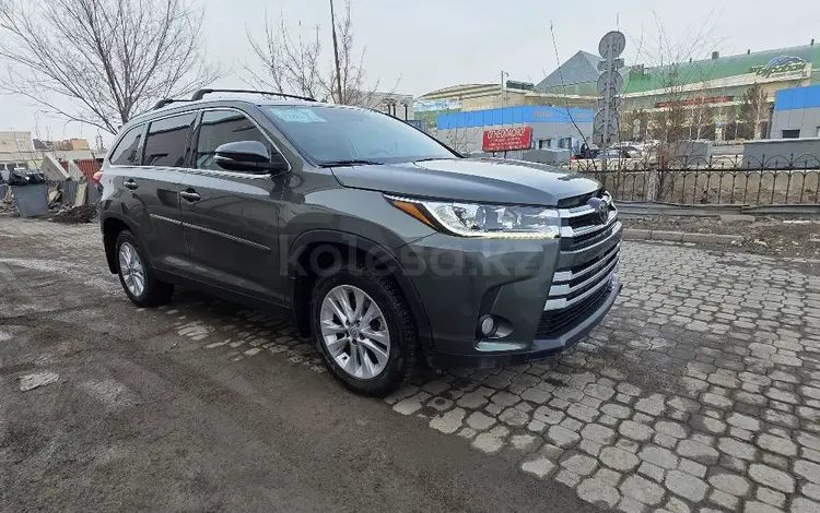 Toyota Highlander 2019 года за 13 000 000 тг. в Астана