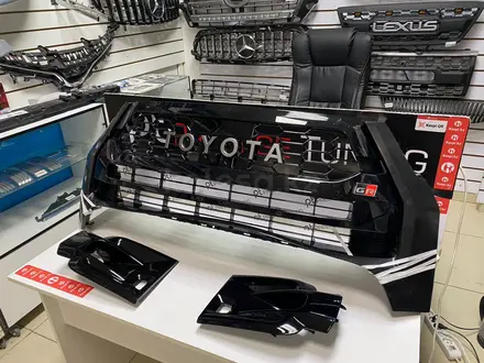 Решетка радиатора на Toyota Hilux 2021-по н. В дизайн GR SPORT под камеру за 95 000 тг. в Актау – фото 3