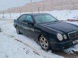Mercedes-Benz E 230 1996 года за 1 500 000 тг. в Актау – фото 2