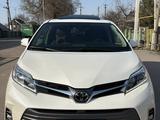 Toyota Sienna 2018 года за 19 500 000 тг. в Алматы – фото 2