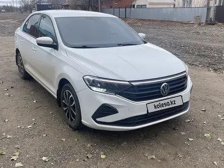 Volkswagen Polo 2022 года за 7 800 000 тг. в Актобе