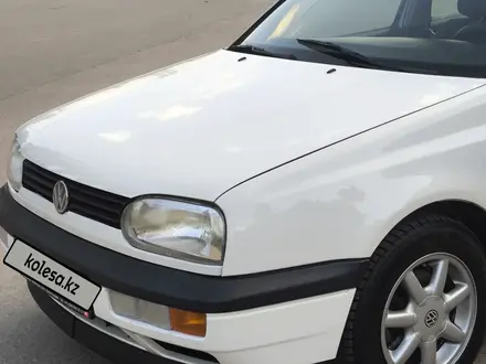 Volkswagen Golf 1995 года за 2 500 000 тг. в Алматы