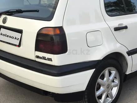 Volkswagen Golf 1995 года за 2 500 000 тг. в Алматы – фото 3