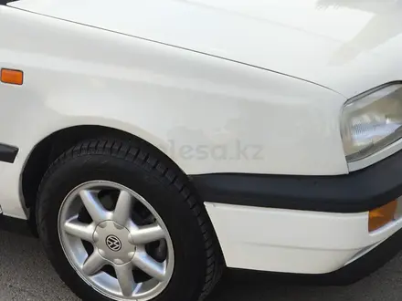 Volkswagen Golf 1995 года за 2 500 000 тг. в Алматы – фото 4