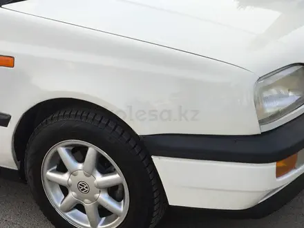 Volkswagen Golf 1995 года за 2 500 000 тг. в Алматы – фото 7