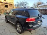 Volkswagen Touareg 2004 года за 4 000 000 тг. в Тараз – фото 2