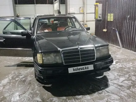 Mercedes-Benz E 200 1993 года за 1 620 000 тг. в Семей