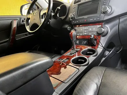 Toyota Highlander 2011 года за 11 900 000 тг. в Алматы