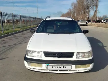 Volkswagen Passat 1993 года за 1 200 000 тг. в Тараз – фото 2