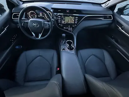 Toyota Camry 2019 года за 15 700 000 тг. в Актау – фото 18