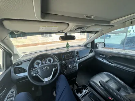 Toyota Sienna 2015 года за 15 000 000 тг. в Актау – фото 18