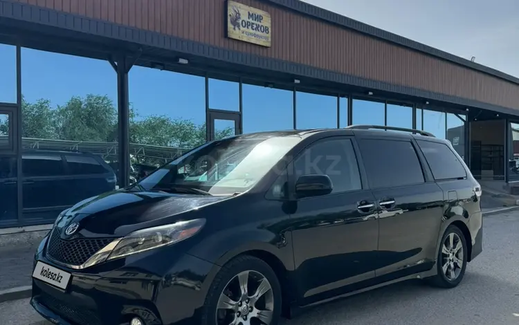Toyota Sienna 2015 года за 15 000 000 тг. в Актау