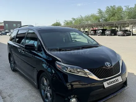 Toyota Sienna 2015 года за 15 000 000 тг. в Актау – фото 4