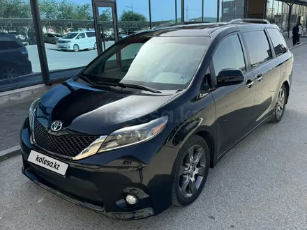 Toyota Sienna 2015 года за 15 000 000 тг. в Актау – фото 2