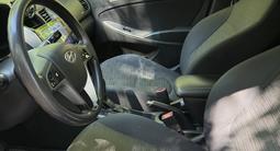 Hyundai Solaris 2015 года за 3 950 000 тг. в Астана – фото 4