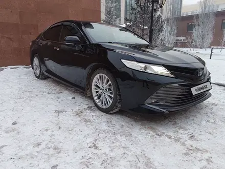 Toyota Camry 2020 года за 13 800 000 тг. в Астана – фото 5