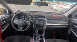 Toyota Camry 2017 года за 7 500 000 тг. в Актау – фото 2