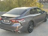 Toyota Camry 2018 года за 9 500 000 тг. в Атырау – фото 4