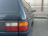 Volkswagen Passat 1993 года за 1 350 000 тг. в Уральск – фото 2
