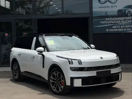 lynk-and-co 900, 2025