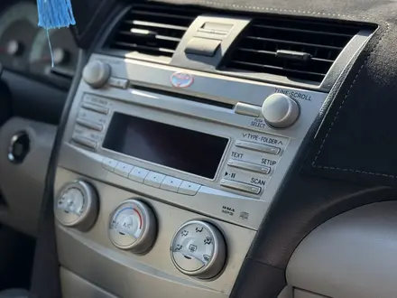 Toyota Camry 2010 года за 4 900 000 тг. в Актобе – фото 15