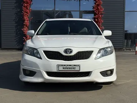 Toyota Camry 2010 года за 4 900 000 тг. в Актобе