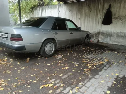 Mercedes-Benz E 230 1991 года за 1 500 000 тг. в Алматы – фото 6