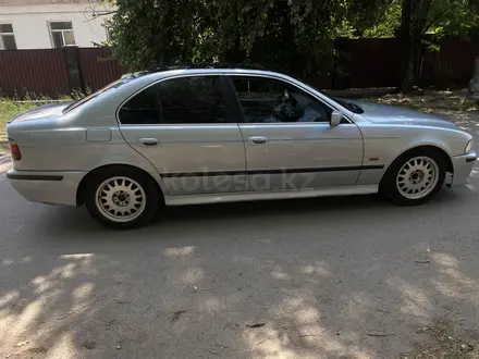 BMW 523 1997 года за 2 650 000 тг. в Алматы – фото 11