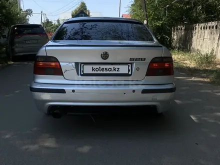 BMW 523 1997 года за 2 650 000 тг. в Алматы – фото 13