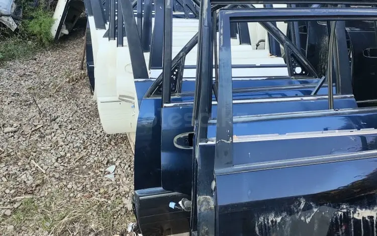 Двери Toyota Land Cruiser за 1 000 тг. в Алматы