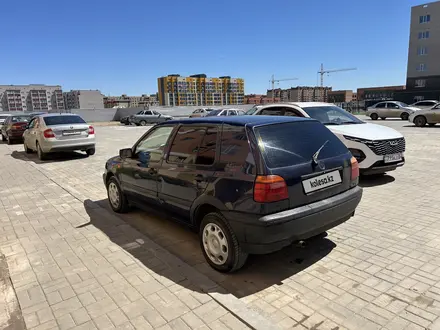 Volkswagen Golf 1995 года за 650 000 тг. в Актобе