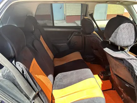 Volkswagen Golf 1995 года за 650 000 тг. в Актобе – фото 4