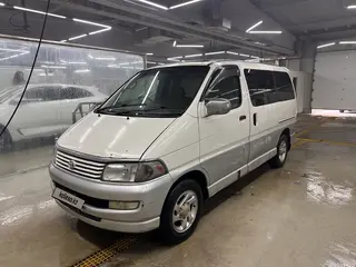 Toyota HiAce Regius, 1998