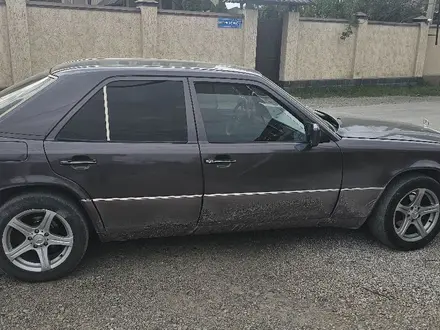 Mercedes-Benz E 230 1991 года за 2 350 000 тг. в Кордай – фото 4