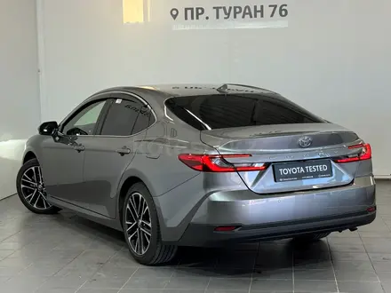 Toyota Camry Prestige 2025 года за 19 290 000 тг. в Астана – фото 2