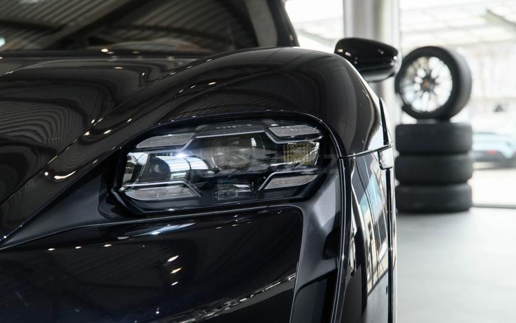 Porsche Taycan Turbo GT — миниатюра 5