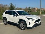 Toyota RAV4 2022 года за 17 000 000 тг. в Костанай – фото 2