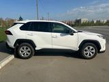 Toyota RAV4 2022 года за 15 900 000 тг. в Костанай – фото 3